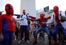 MIL ARGENTINOS SE DISFRAZAN DEL HOMBRE ARAÑA PARA ROMPER RÉCORD MUNDIAL
