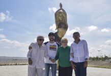 BARRANQUILLA RINDE HOMENAJE A SHAKIRA CON UNA ESTATUA DE BRONCE DE MÁS DE SEIS METROS