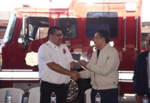 ENTREGA PRESIDENTE MUNICIPAL UNIDAD EXTINTORA AL DEPARTAMENTO DE BOMBEROS