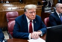 Trump se sienta en el banquillo del primer juicio penal a un expresidente de EE.UU.