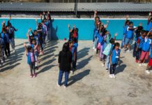 Niños migrantes se gradúan de primera escuela en albergue de Tijuana