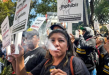 Piden regular, en vez de prohibir, el uso de vapeadores