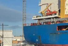 Veracruz: se ‘estampa’ buque